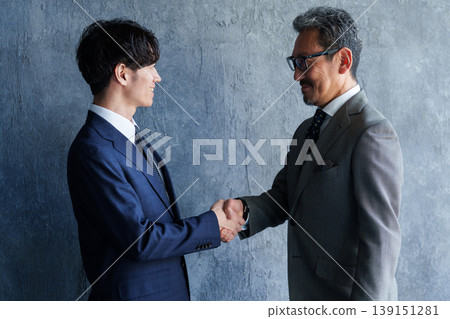 business people shaking hands 139151281