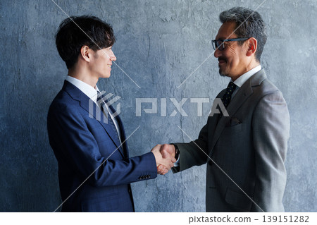 business people shaking hands 139151282