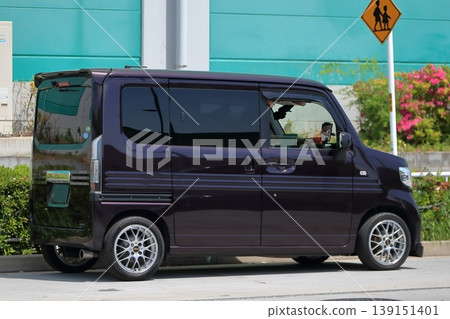 Parked light vehicle Parked light vehicle 139151401