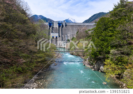 Omachi Dam and Kotaro Suspension Bridge, Omachi City, Nagano Prefecture (Aerial photography by drone) Omachi Dam and Kotaro Suspension Bridge, Omachi City, Nagano Prefecture (Aerial photography by drone) 139151821