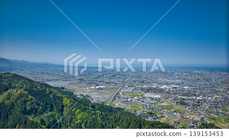 從富山縣旭町笹川地區眺望的景色。 139153453