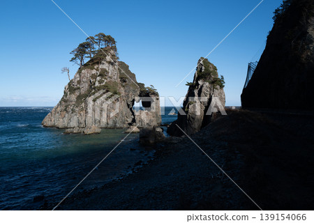 Kosode Coast (Kabuto-iwa Rock and Tsurigane Cave) in Kuji City, Iwate Prefecture Kosode Coast (Kabuto-iwa Rock and Tsurigane Cave) in Kuji City, Iwate Prefecture 139154066