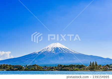 山梨縣本栖湖和富士山 山梨縣本栖湖和富士山 139154995