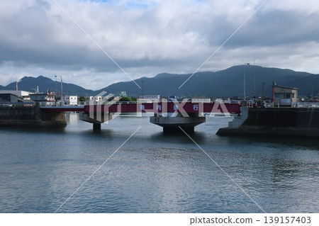 旋轉活動橋 139157403