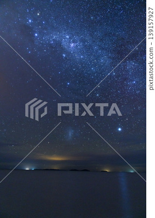 Majestic night sky and galaxy over uyuni salt flat in bolivia 139157927