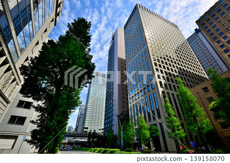 The Otemachi and Marunouchi building district, the heart of Tokyo's economy. 139158070