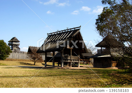 Yoshinogari Historical Park, a tourist spot in Saga Prefecture, is a facility where you can experience and learn about the atmosphere of the Yayoi period. Yoshinogari Historical Park, a tourist spot in Saga Prefecture, is a facility where you can experience and learn about the atmosphere of the Yayoi period. 139158183