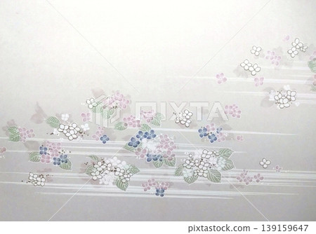 日式紙張般的背景,飾以淡色繡球花的流動圖案;優雅柔和的日式圖案質感。 日式紙張般的背景,飾以淡色繡球花的流動圖案;優雅柔和的日式圖案質感。 139159647