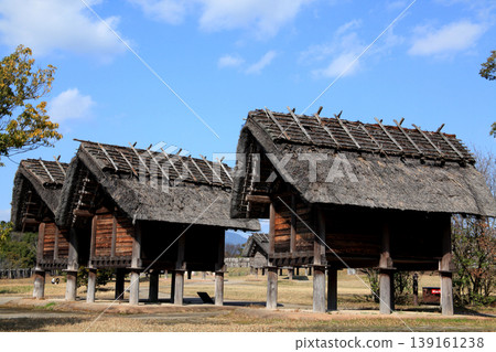 Yoshinogari Historical Park, a tourist spot in Saga Prefecture, offers a place to experience and learn about the atmosphere of the Yayoi period. Yoshinogari Historical Park, a tourist spot in Saga Prefecture, offers a place to experience and learn about the atmosphere of the Yayoi period. 139161238