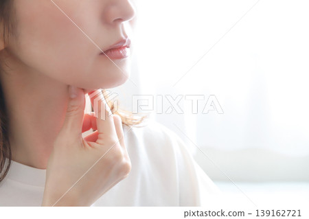 女性下巴臉部線條 139162721