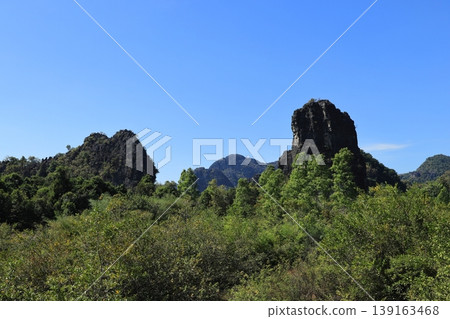 寮國他曲縣中部山區的景色 139163468