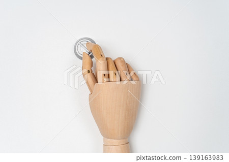 Hand mannequin gripping a thumb turn Hand mannequin gripping a thumb turn 139163983