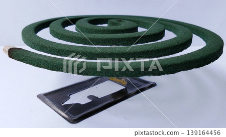 Green Spiral Mosquito Repellent with Metal Handle to Repel Insects and Control Mosquitoes 139164456