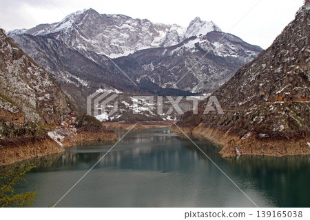 Piva Lake Montenegro Spring Piva Lake Montenegro Spring 139165038