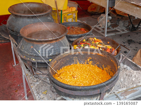 Earthenware Cauldrons Beans Stew Earthenware Cauldrons Beans Stew 139165087