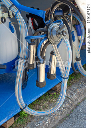 Cow milking machine Cow milking machine 139167174