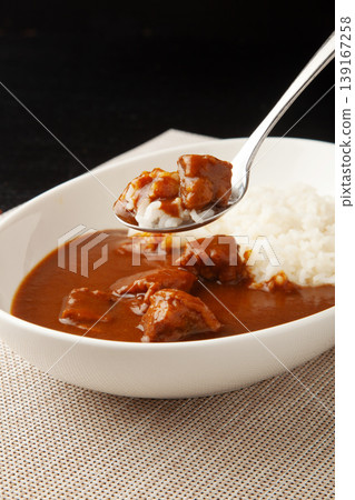 咖哩牛肉 咖哩牛肉 139167258