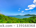 石垣島景色令人嘆為觀止，碧海藍天，島嶼輪廓鬱鬱蔥蔥。 139168368