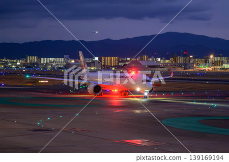 夜幕下的福岡機場 夜幕下的福岡機場 139169194