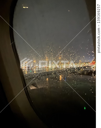 從飛機上看的夜景 從飛機上看的夜景 139169257