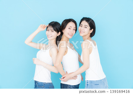中年婦女的皮膚護理 139169416