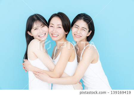 中年婦女的皮膚護理 139169419