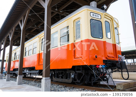 一節保存完好並陳列於能美電鐵（能美電）能美電車東出口的車廂 | 能美電 | 石川縣能美市 139170056