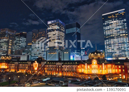 俯瞰東京車站的聖誕景色 俯瞰東京車站的聖誕景色 139170091