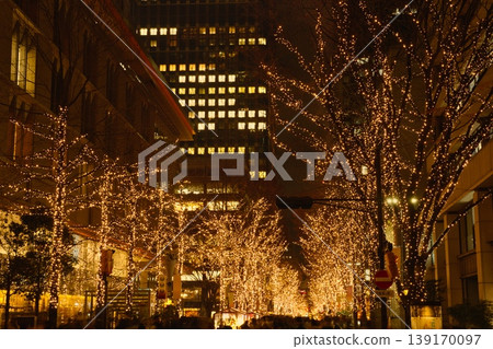 Christmas in the business district 139170097