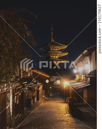 Yasaka Tower at night Yasaka Tower at night 139170627