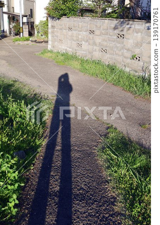 The riverbank in the morning, the shadows stretching out The riverbank in the morning, the shadows stretching out 139170761