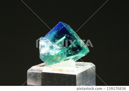Fluorite (fluorspar) / from the UK Fluorite (fluorspar) / from the UK 139170836