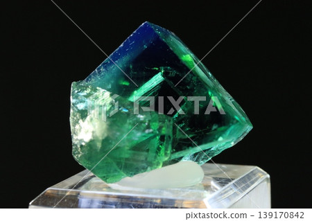Fluorite (fluorspar) / from the UK Fluorite (fluorspar) / from the UK 139170842