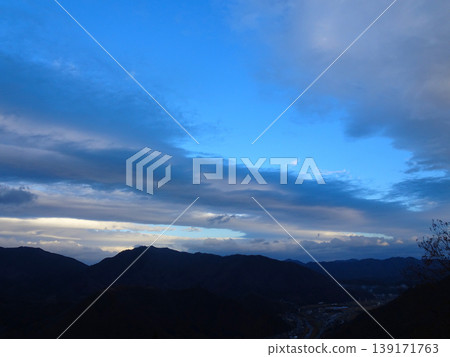 Early morning scenery around Takeda Castle ruins (Wadayama-cho, Asago City, Hyogo Prefecture) Early morning scenery around Takeda Castle ruins (Wadayama-cho, Asago City, Hyogo Prefecture) 139171763