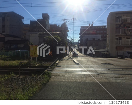 A road illuminated by the morning light 139173418