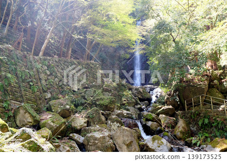 Yoro Falls 8, Yoro-cho, Yoro-gun, Gifu Prefecture, April 2025 Yoro Falls 8, Yoro-cho, Yoro-gun, Gifu Prefecture, April 2025 139173525