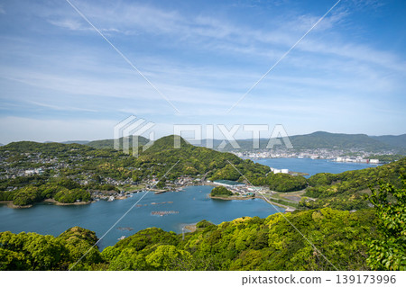 藍天、白雲和藍色大海的九十九島風景 139173996