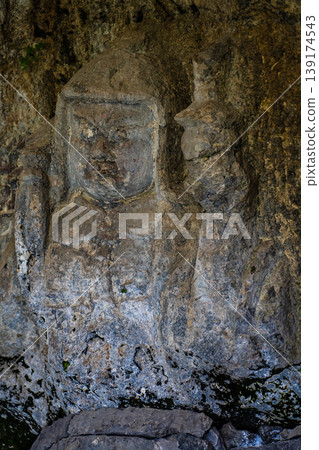 National Treasure Usuki Stone Buddhas (Cliff Buddhas): Furuzono Stone Buddhas [Usuki City, Oita Prefecture] 139174543