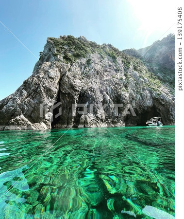 Emerald green sea and white sand beaches: Amami Oshima Island Emerald green sea and white sand beaches: Amami Oshima Island 139175408