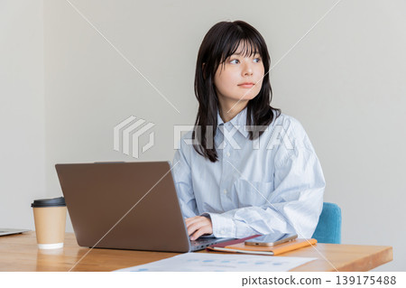 Young woman working in telework Young woman working in telework 139175488