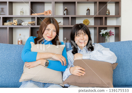 看電影會感到害怕的女人 139175533