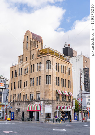 A retro Western-style restaurant in Kyoto: Restaurant Kikusui (Kikusui-kan, established in 1916) - Modern architecture 139176210