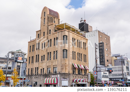A retro Western-style restaurant in Kyoto: Restaurant Kikusui (Kikusui-kan, established in 1916) - Modern architecture A retro Western-style restaurant in Kyoto: Restaurant Kikusui (Kikusui-kan, established in 1916) - Modern architecture 139176211