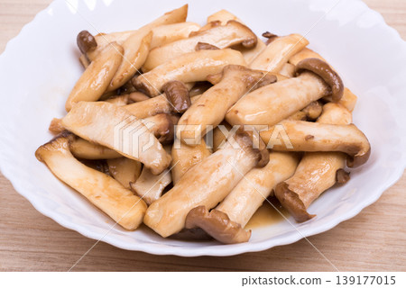特寫鏡頭下的炒杏鮑菇 特寫鏡頭下的炒杏鮑菇 139177015