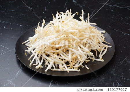 Bean sprouts Bean sprouts 139177027