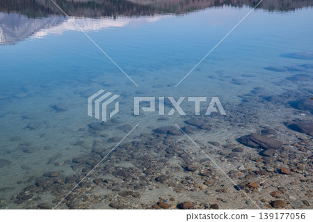 The lakebed of Lake Aoki, a lake with exceptionally clear waters, in Omachi City, Nagano Prefecture. 139177056