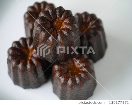 Hojicha Canelé (Display) Horizontal High Angle Hojicha Canelé (Display) Horizontal High Angle 139177371