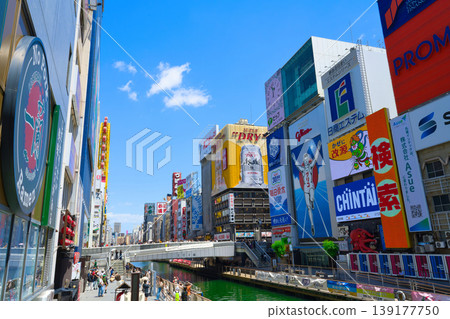 [Osaka Prefecture] June: Sightseeing in Dotonbori, a world-famous entertainment district. 139177750