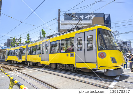 東京世田谷區的城市景觀：上町車站前的平交道 139178237