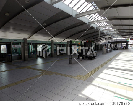 Platform at Yurikamome Shimbashi Station Platform at Yurikamome Shimbashi Station 139178530
